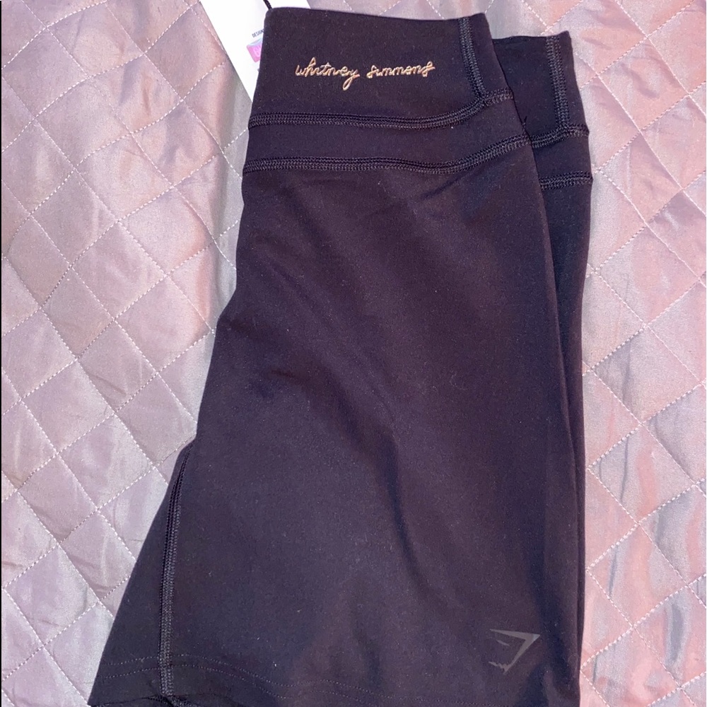 BNWT Whitney Simmons V2 shorts black size MEDIUM